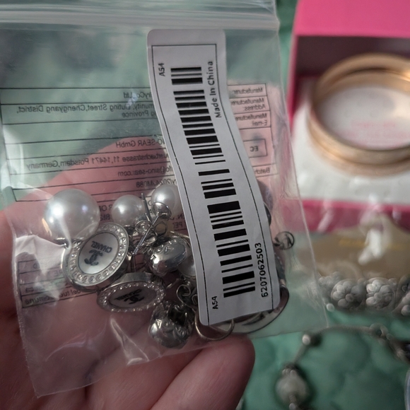 Jewelry Lot - Picture 3 of 4